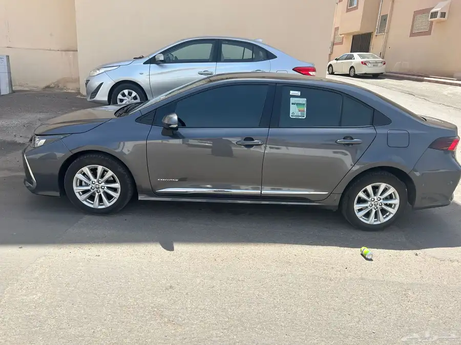 كورولا 2025 EXECUTIVE 2000cc 1