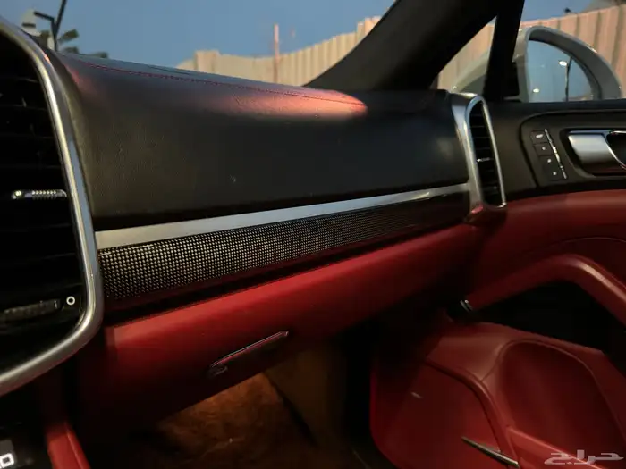 بورش كايين GTS 2016 ابيض وداخليه احمر فل كامل 5