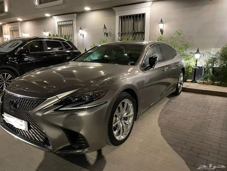 لكزس LS500 0