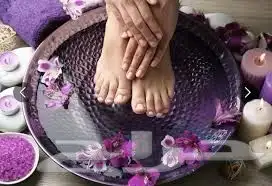 اخصائية بديكير للتنازل 0