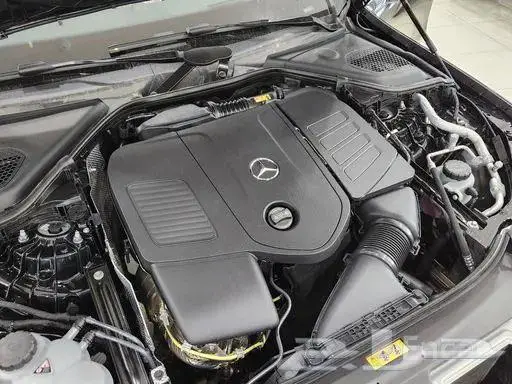 مرسيدس E300 موديل2025 4