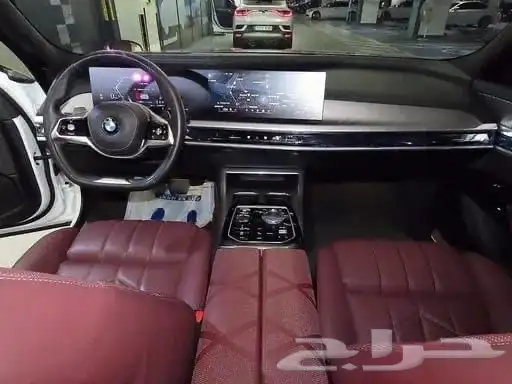 740i 2023 8