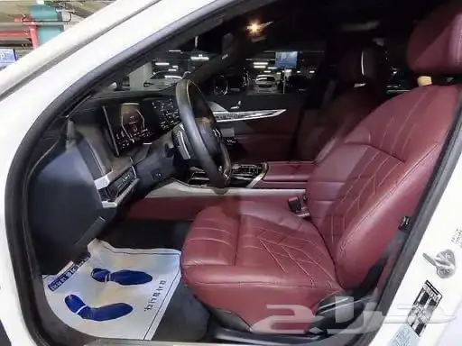 740i 2023 5