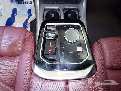 740i 2023 10
