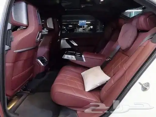740i 2023 17