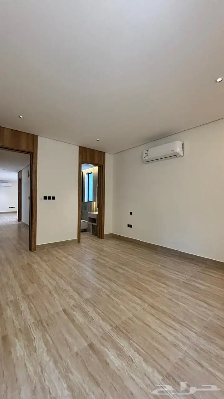 دور اول للإيجار حي النرجس 11