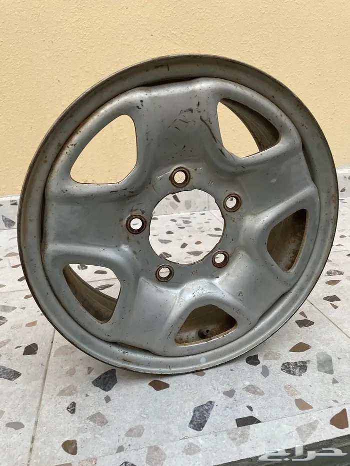 البيع تفريد او طقم 6جنوط لاند كروزر GXRمقاس 16 واحد حديد 6