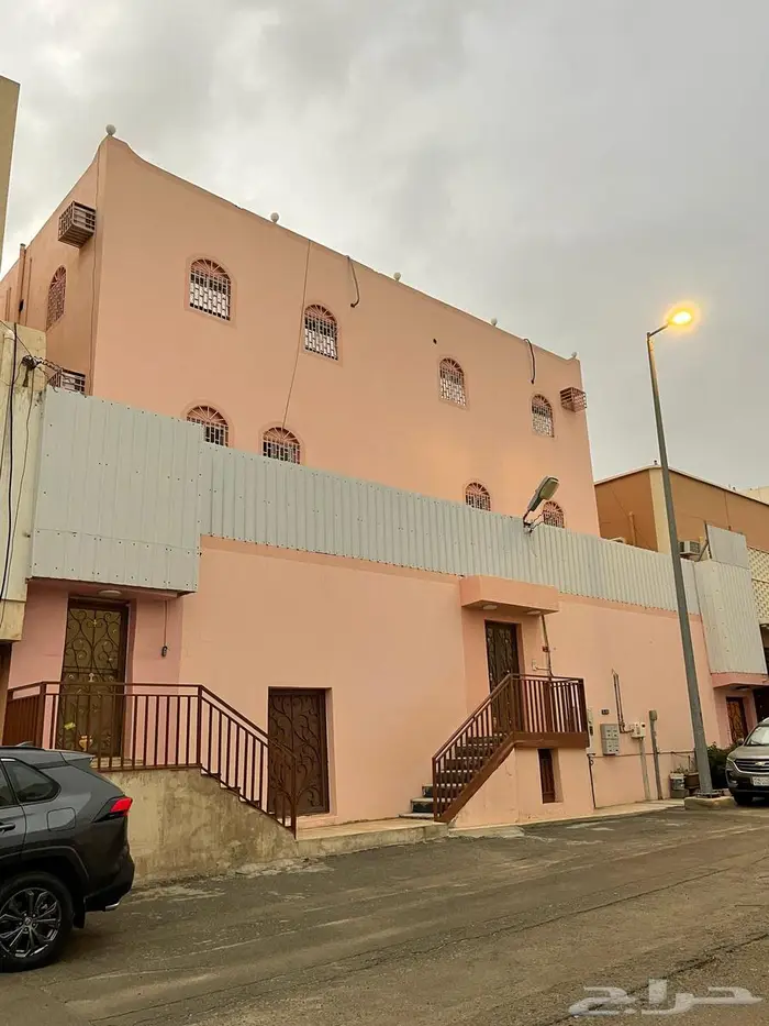 للبيع عماره دورين وملحق في خميس مشيط حي المنارة غرب حسام 4