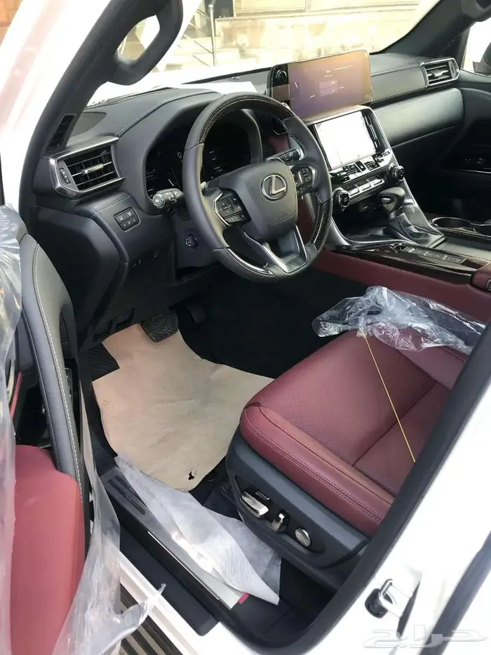 تتوفر فئات جيب لكزس 2025 اصفار LX600 اصفار لمبيعات البنوك 14