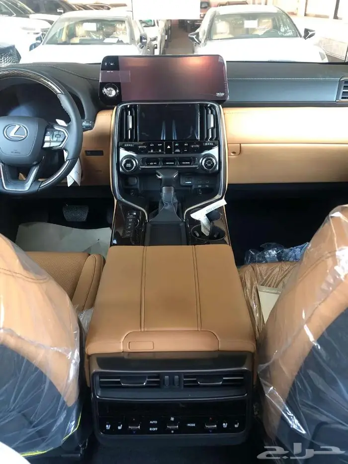 تتوفر فئات جيب لكزس 2025 اصفار LX600 اصفار لمبيعات البنوك 8