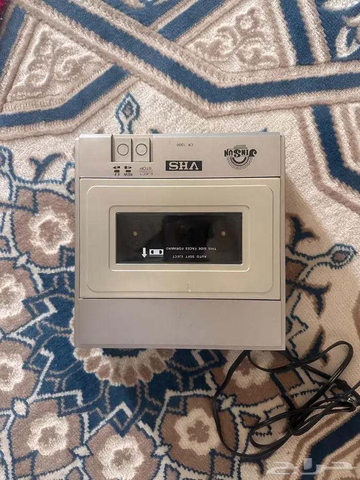 جهاز يستخدم لتقديم شريط الفيديو وترجيعه 1