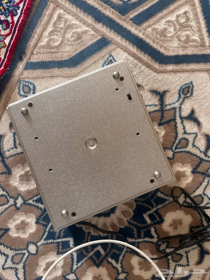 جهاز يستخدم لتقديم شريط الفيديو وترجيعه 2