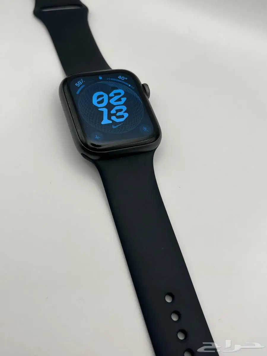 للبيع  ساعة Apple Watch Series 4 - إصدار Nike 3