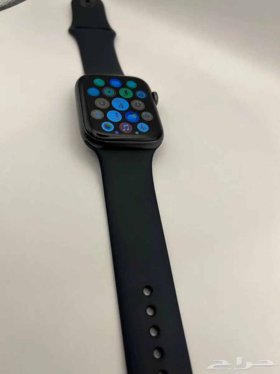 للبيع  ساعة Apple Watch Series 4 - إصدار Nike 5