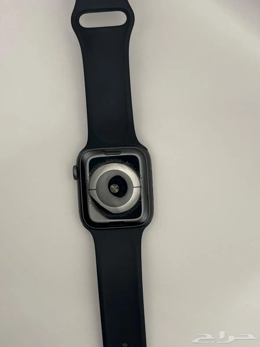 للبيع  ساعة Apple Watch Series 4 - إصدار Nike 1