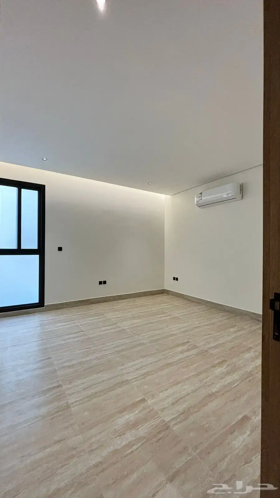 دور اول للإيجار حي النرجس 19
