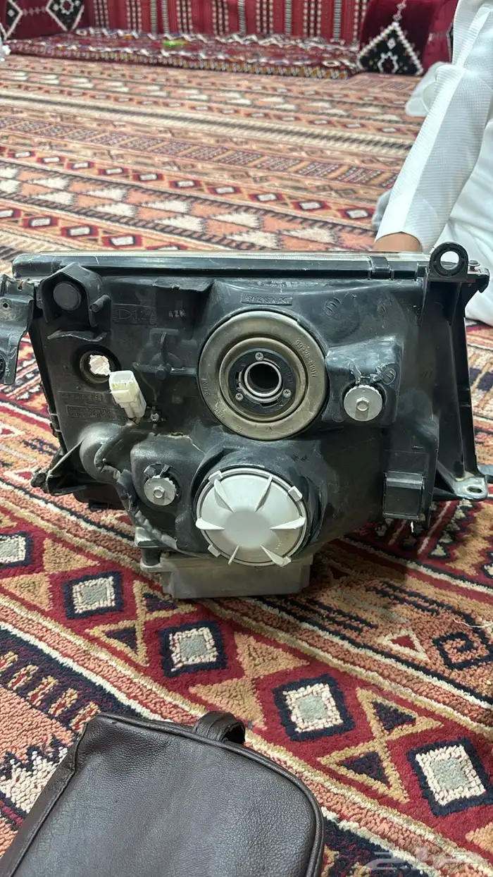 شمعة لاندكروزر زينون اصلي 2005 0