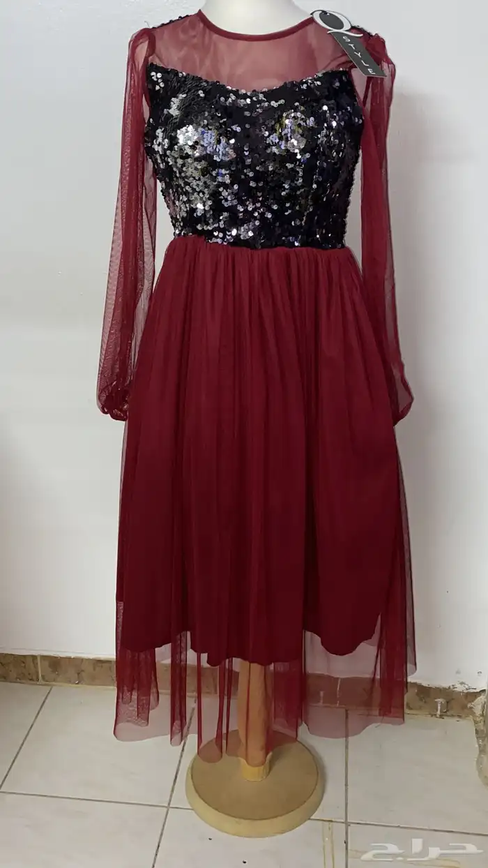 ملابس نسائية ما يقارب ال1500 قطعة للبيع بالجملة 29