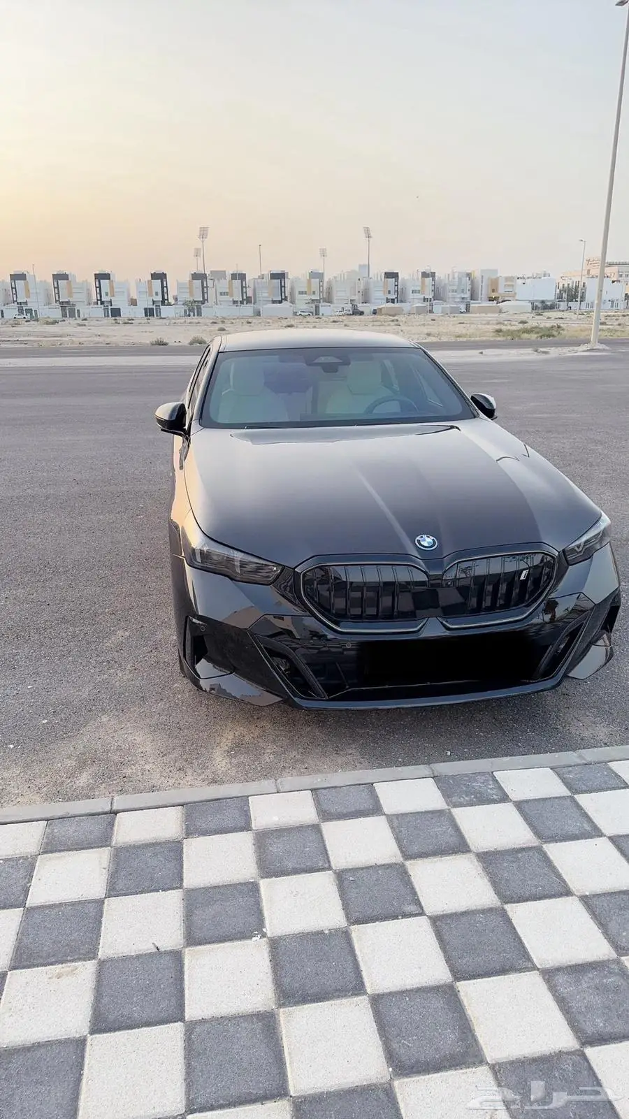 BMW i5 2024 Black Sapphire Metallic 2