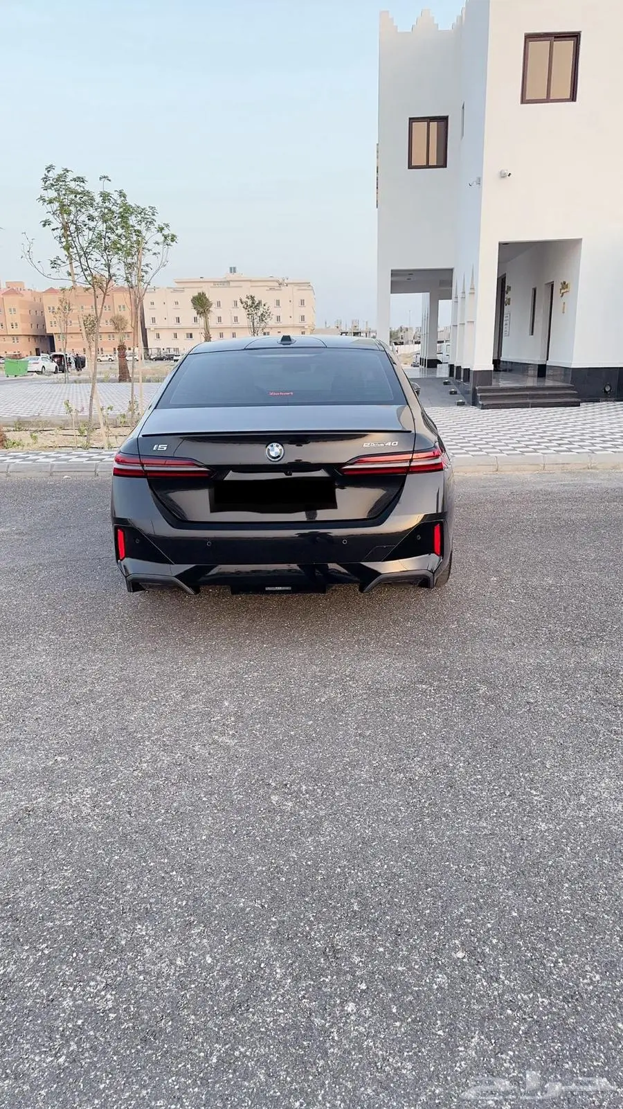 BMW i5 2024 Black Sapphire Metallic 7