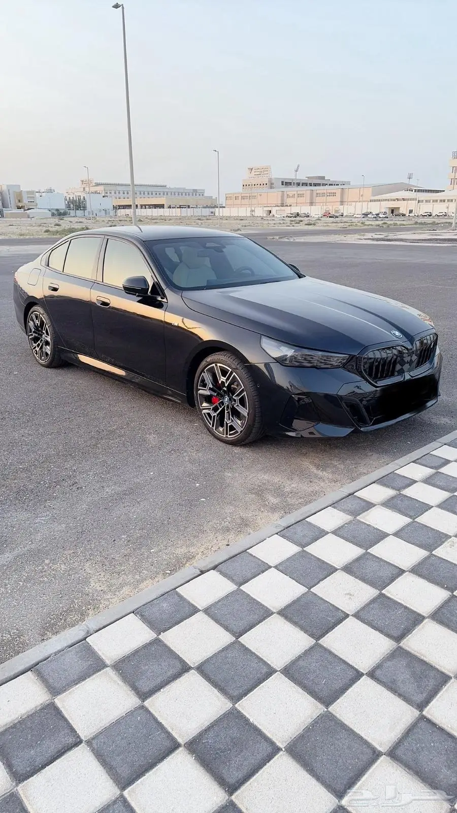 BMW i5 2024 Black Sapphire Metallic 3