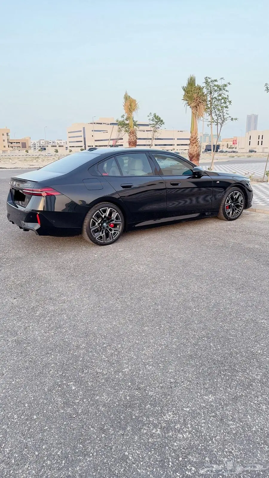 BMW i5 2024 Black Sapphire Metallic 4