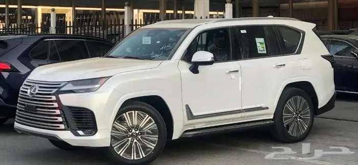 تتوفر فئات جيب لكزس 2025 اصفار LX600 اصفار لمبيعات البنوك 10