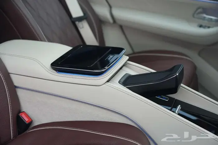 مرسيدس مايباخ GLS 600 موديل 2025 أصفار خليجي رمادي سيليكون 16