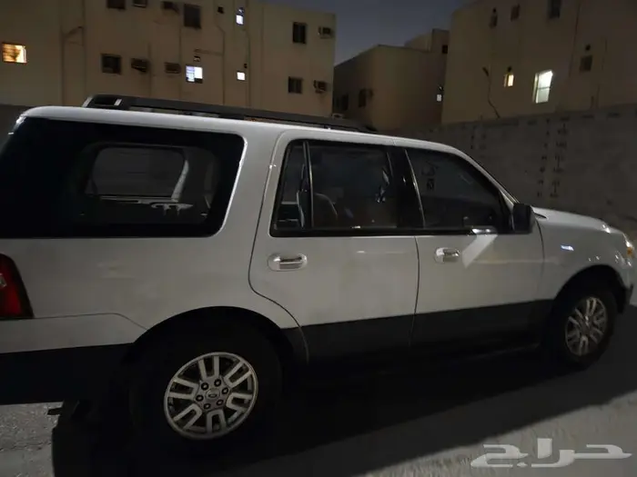 للبيع سيارة اكسبديشن موديل 2012 3