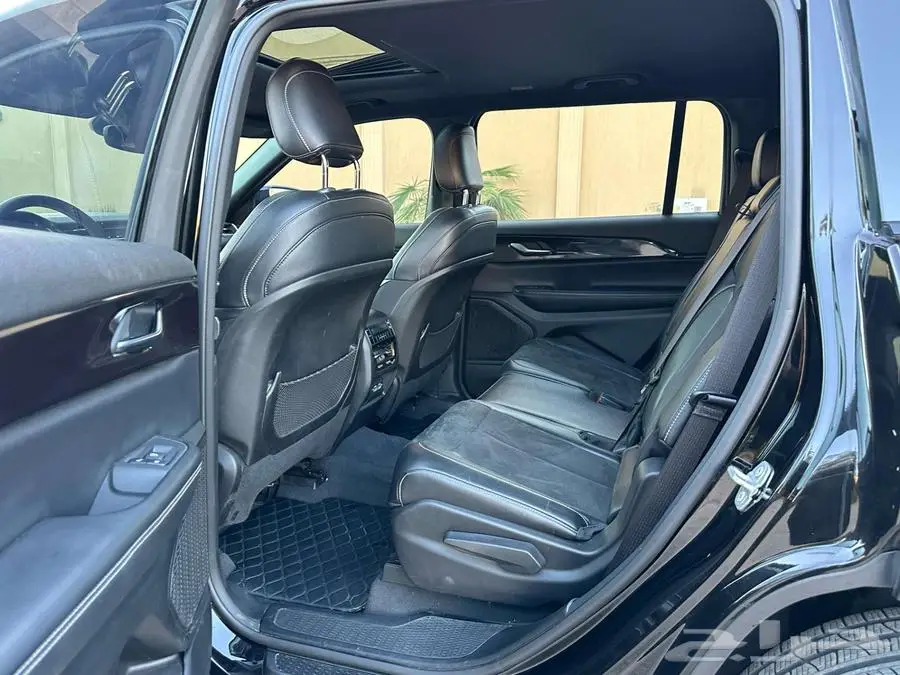 2023 Jeep Grand Cherokee half full options 4x4 accident free 21