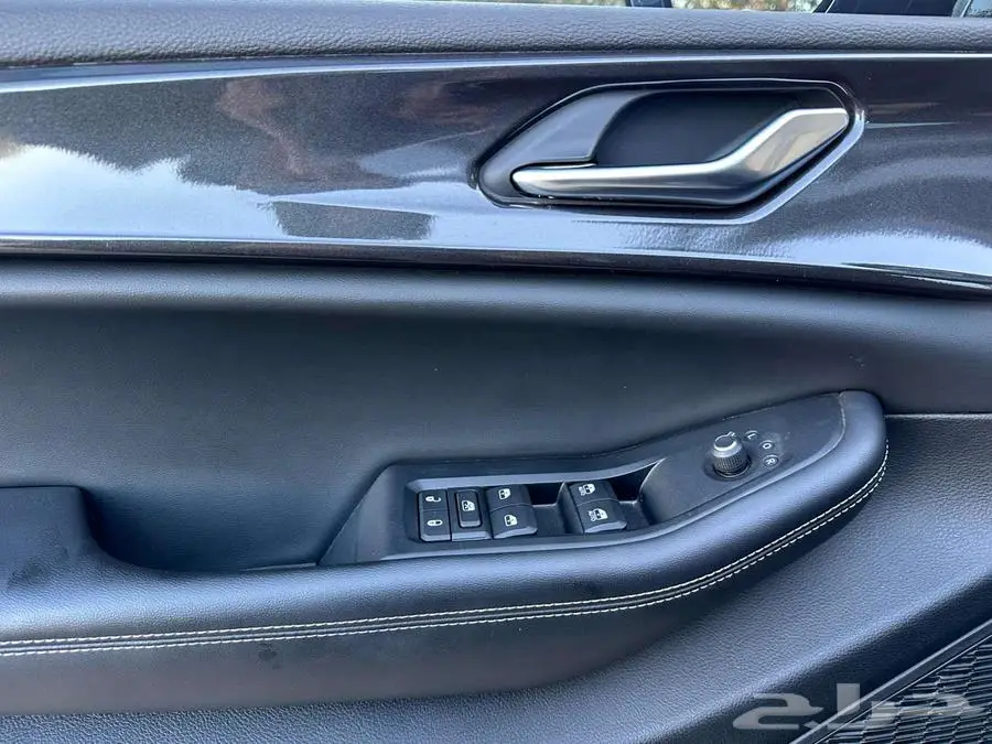 2023 Jeep Grand Cherokee half full options 4x4 accident free 8