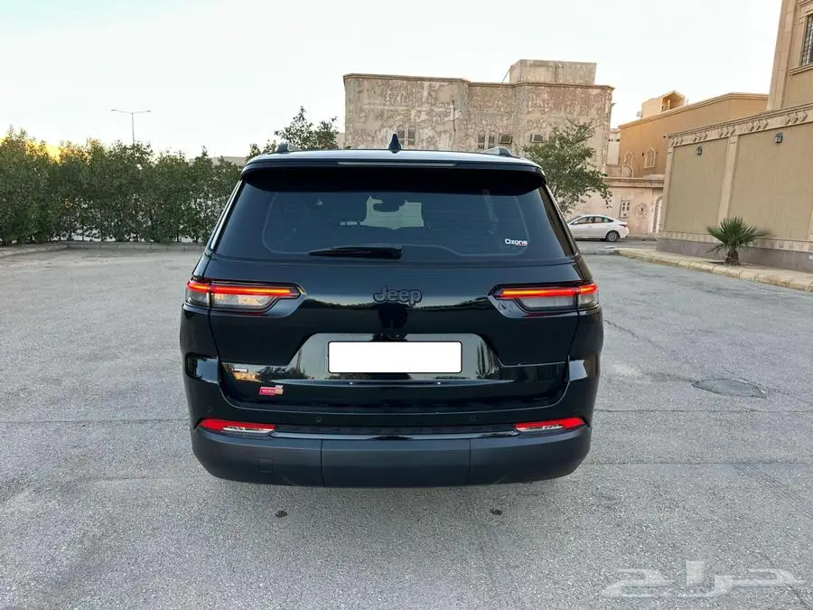 2023 Jeep Grand Cherokee half full options 4x4 accident free 3