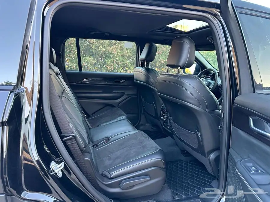 2023 Jeep Grand Cherokee half full options 4x4 accident free 28