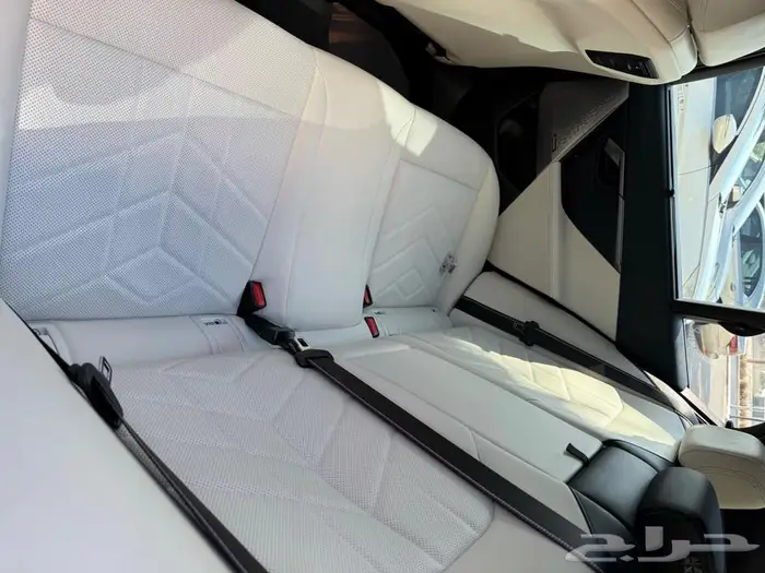 BMW i5 2024 Black Sapphire Metallic 11