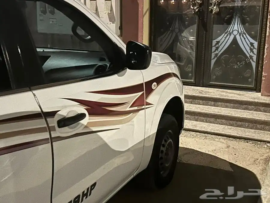 نيسان نيفارا 6