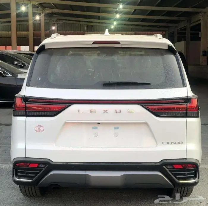 تتوفر فئات جيب لكزس 2025 اصفار LX600 اصفار لمبيعات البنوك 18