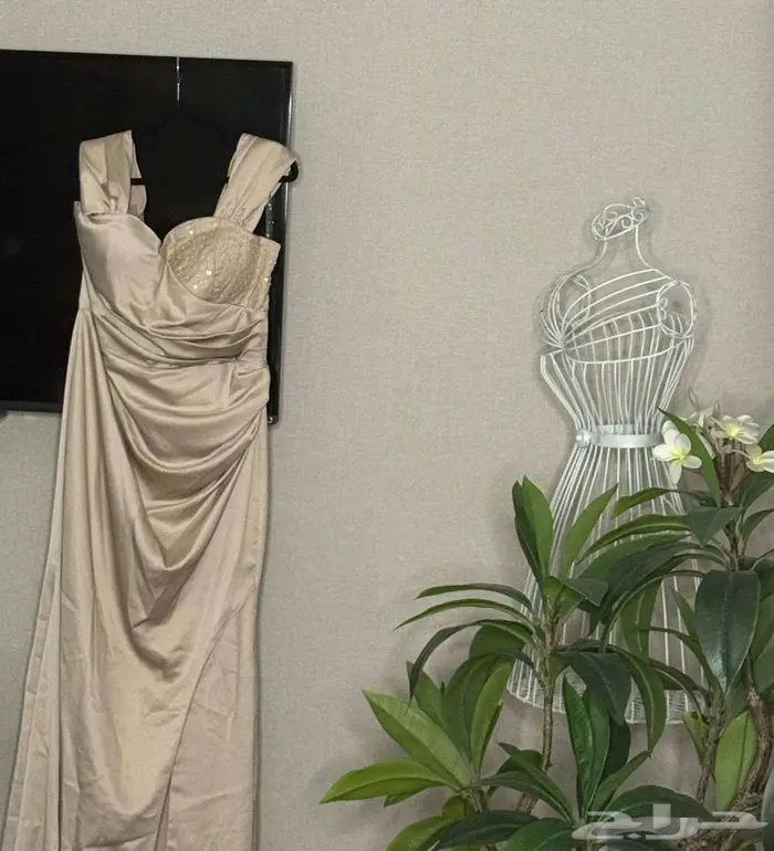 عدد 6 فساتين سهرة مقاسات من ميديم الى لارج 7