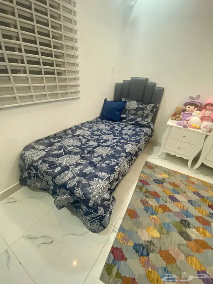 للبيع. كراسي وسرير الدمام 1