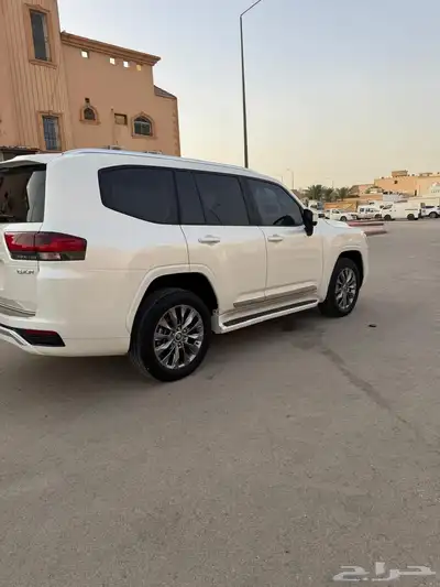 تويوتا لاندكروزر جي اكس آر 2023 3