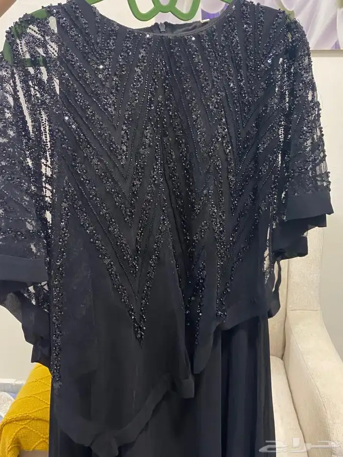 فستان أسود 0