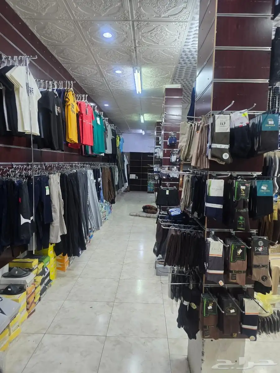 محل ملابس للبيع 4