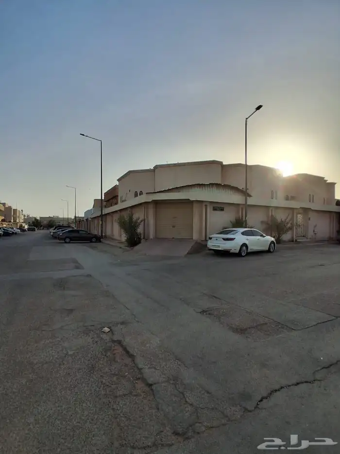 للبيع فيلا مساحة 780 متر الرياض حي النهضه 2