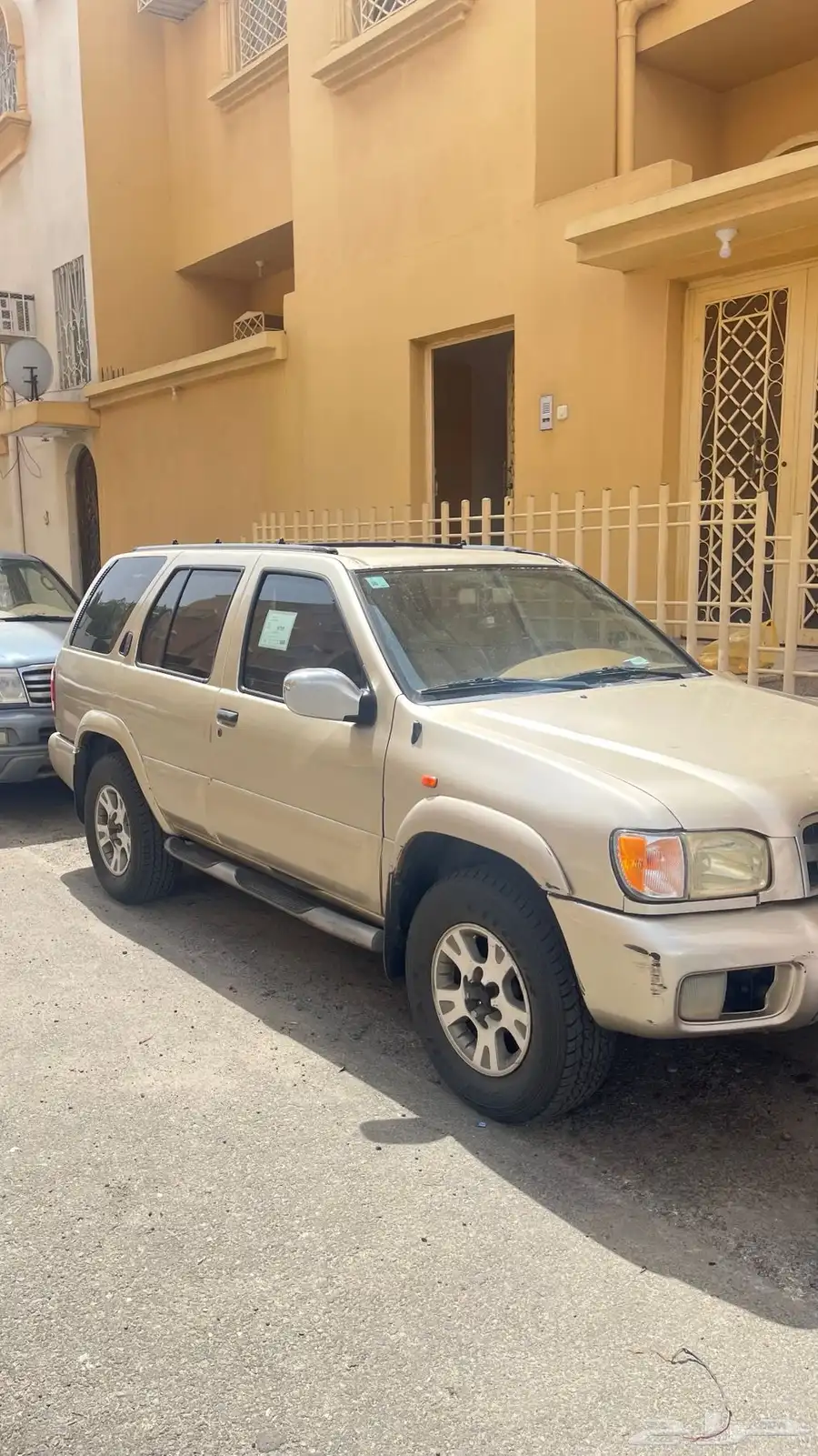 نيسان 2001 16