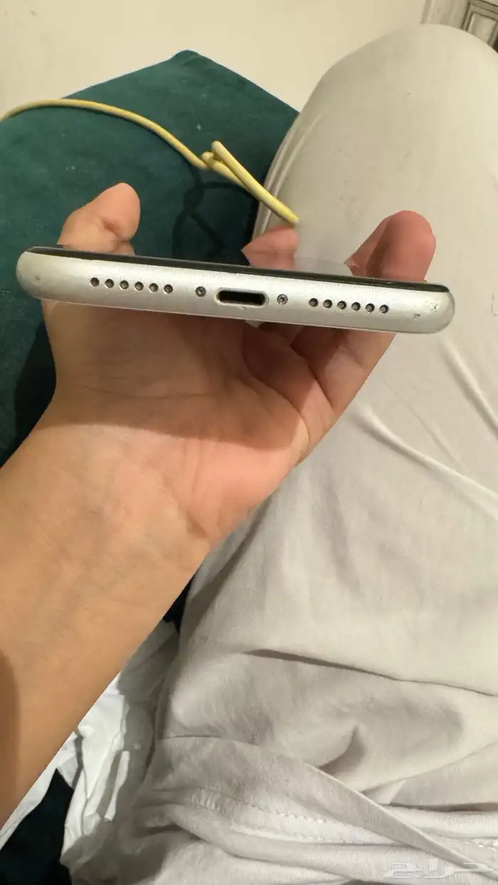 ايفون xr الجوال نضيف و بطاريته 82 0