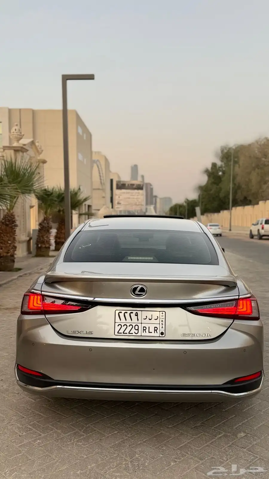 لكزس 300H 4
