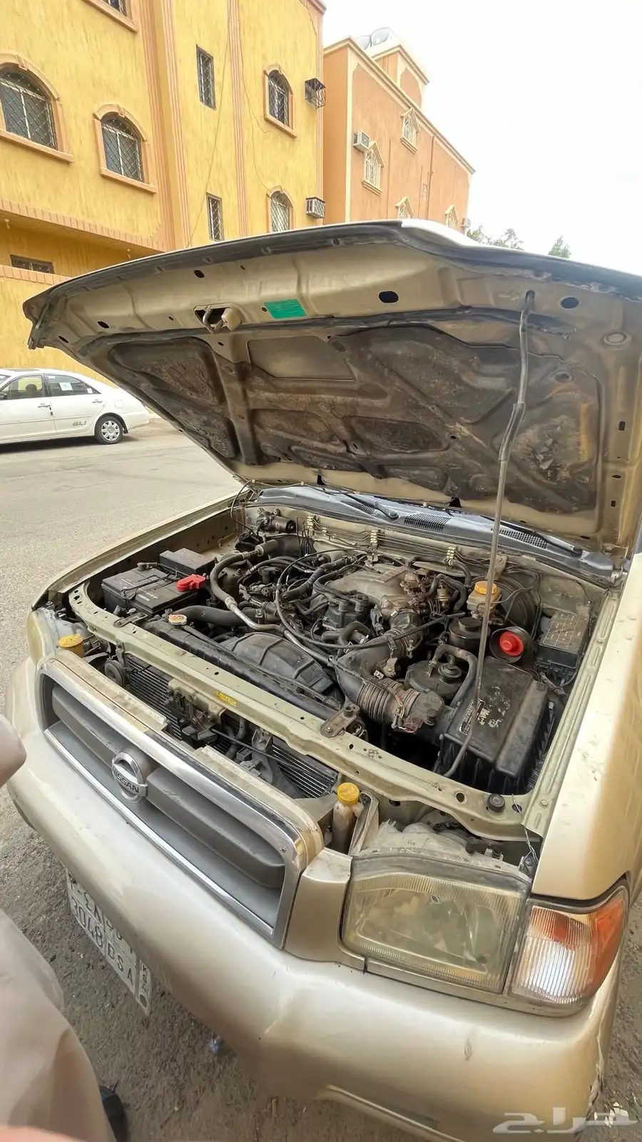 نيسان 2001 11