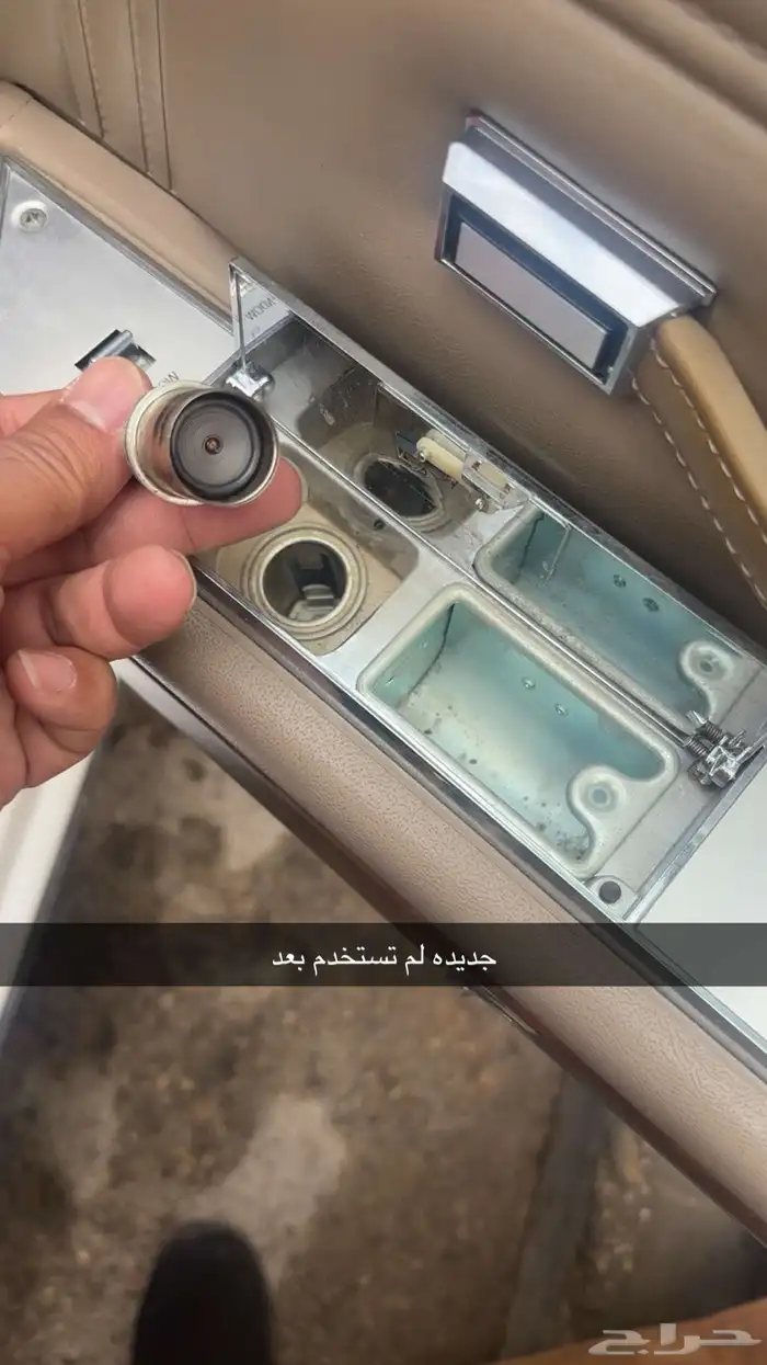 فورد كراون فكتوريا 1990 مخزن 9