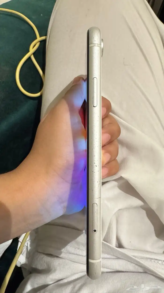 ايفون xr الجوال نضيف و بطاريته 82 3