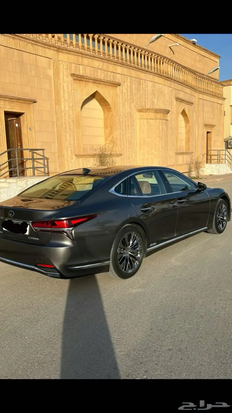 لكزس LS500h 3