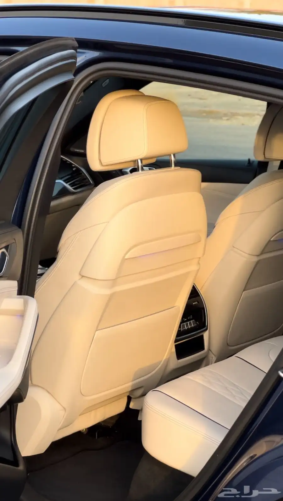 BMW X6 M50i بي ام الفئة اكس فل اوبشن مالك اول نظيف 25